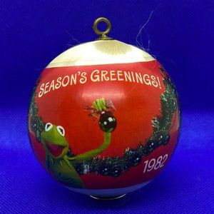 Hallmark Keepsake Ornament "Miss Piggy And Kermit" 1982